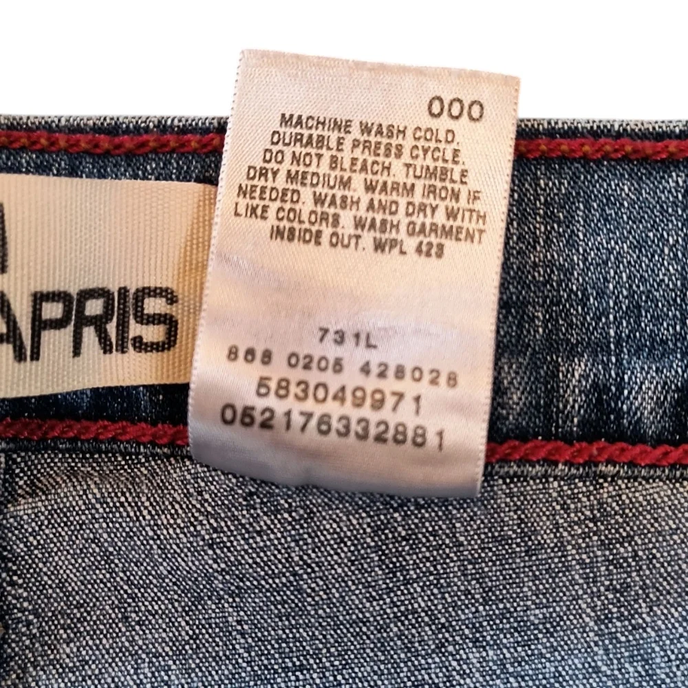 Levi's Classic Slim Capris Size 12 - Picture 7 of 7